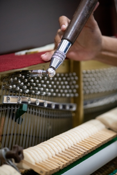 Service d'Accord et Entretien de piano par la maison Hanlet